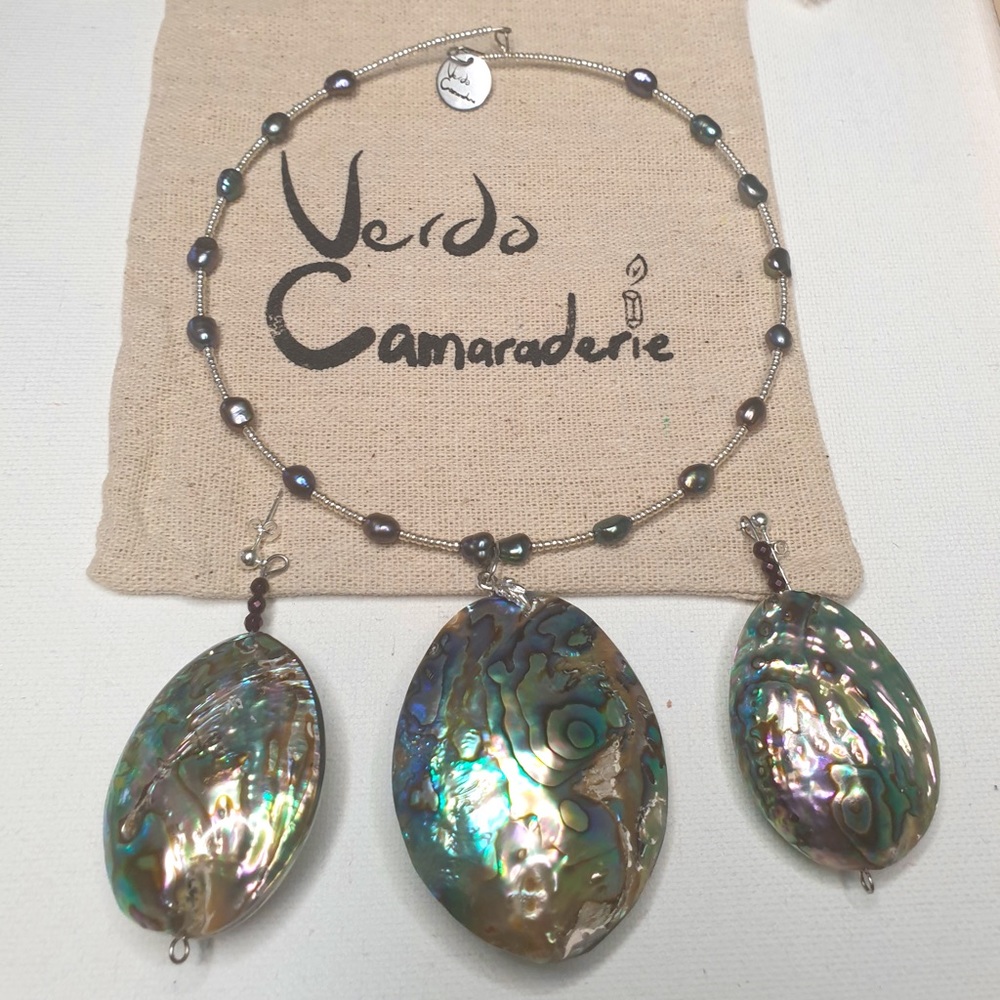 Abalone and black pearl necklace and earrings